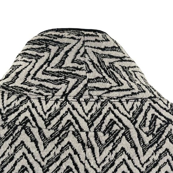 CATO Woman Black and White Chevron Blazer size 18/20W - Picture 11 of 12